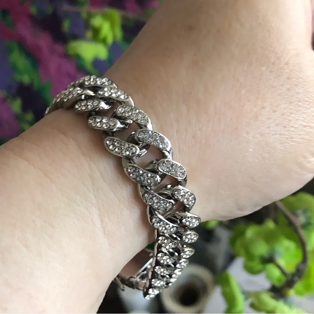 Men’s and women’s silver plated sparkle iced out Cuban chain link bracelet